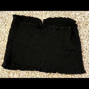 Juniors/Teens Vane and Valley black tube top, size Large.